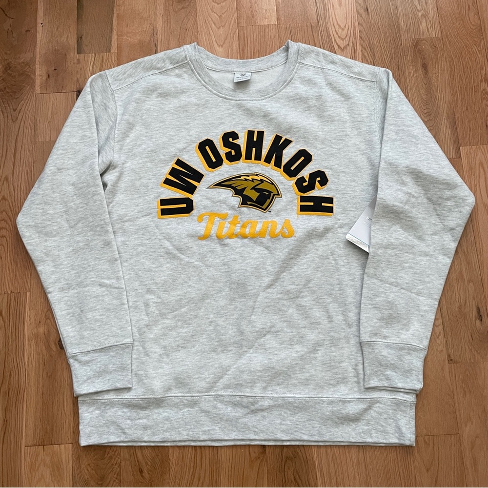NWT University Of Wisconsin UWO Oshkosh Titans Light Gray Crewneck Sweatshirt